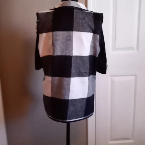 LADIES flowing Vest - Picture 5 of 11